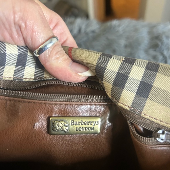 Burberry Flap Two Compartment - Picture 5 of 9